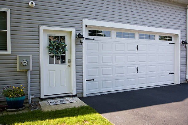 24/7 Emergency Garage Door Panel Replacement experts in Raymond, WI